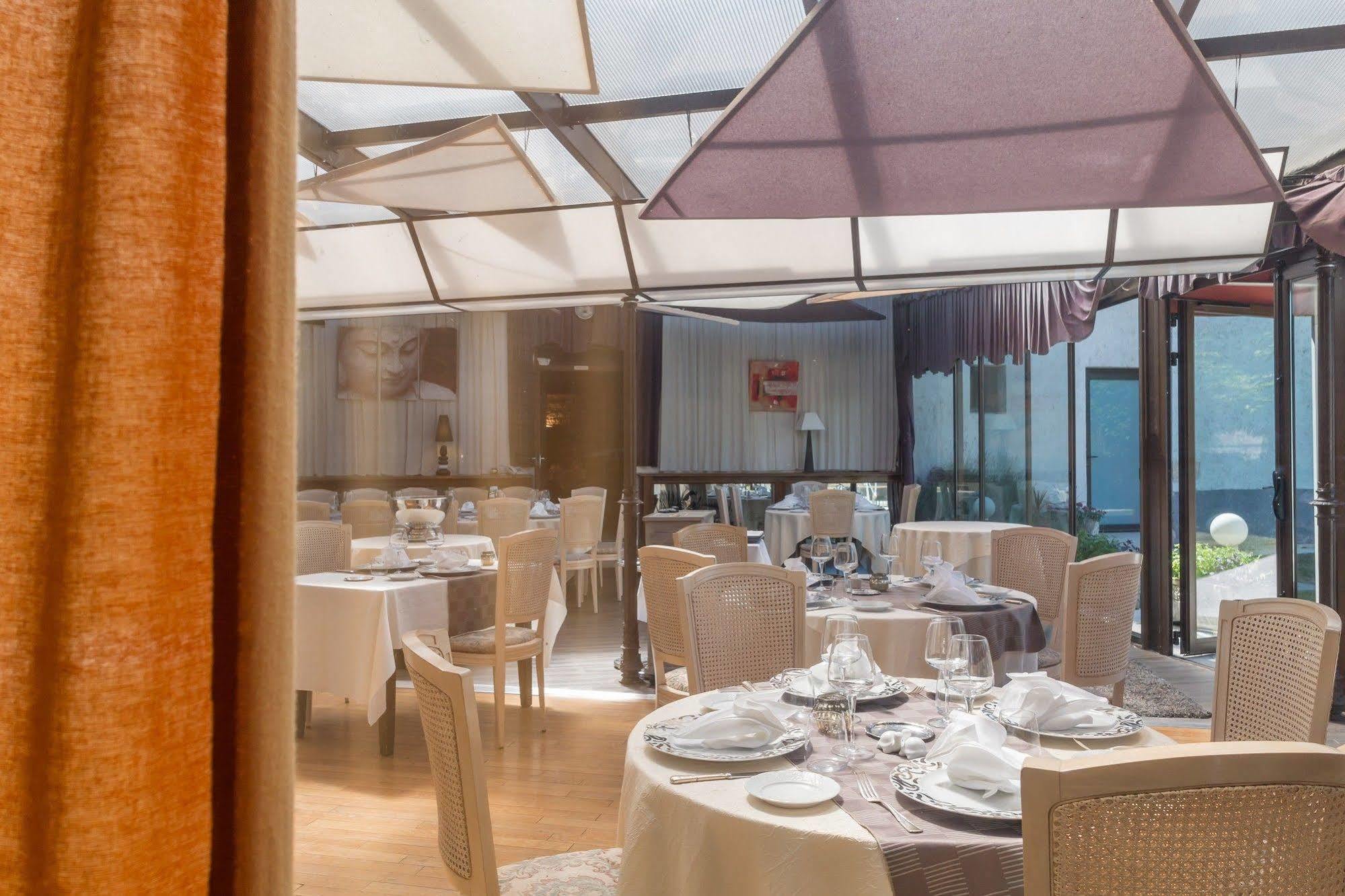 Hotel Restaurant Laurent Perreal Attignat 외부 사진